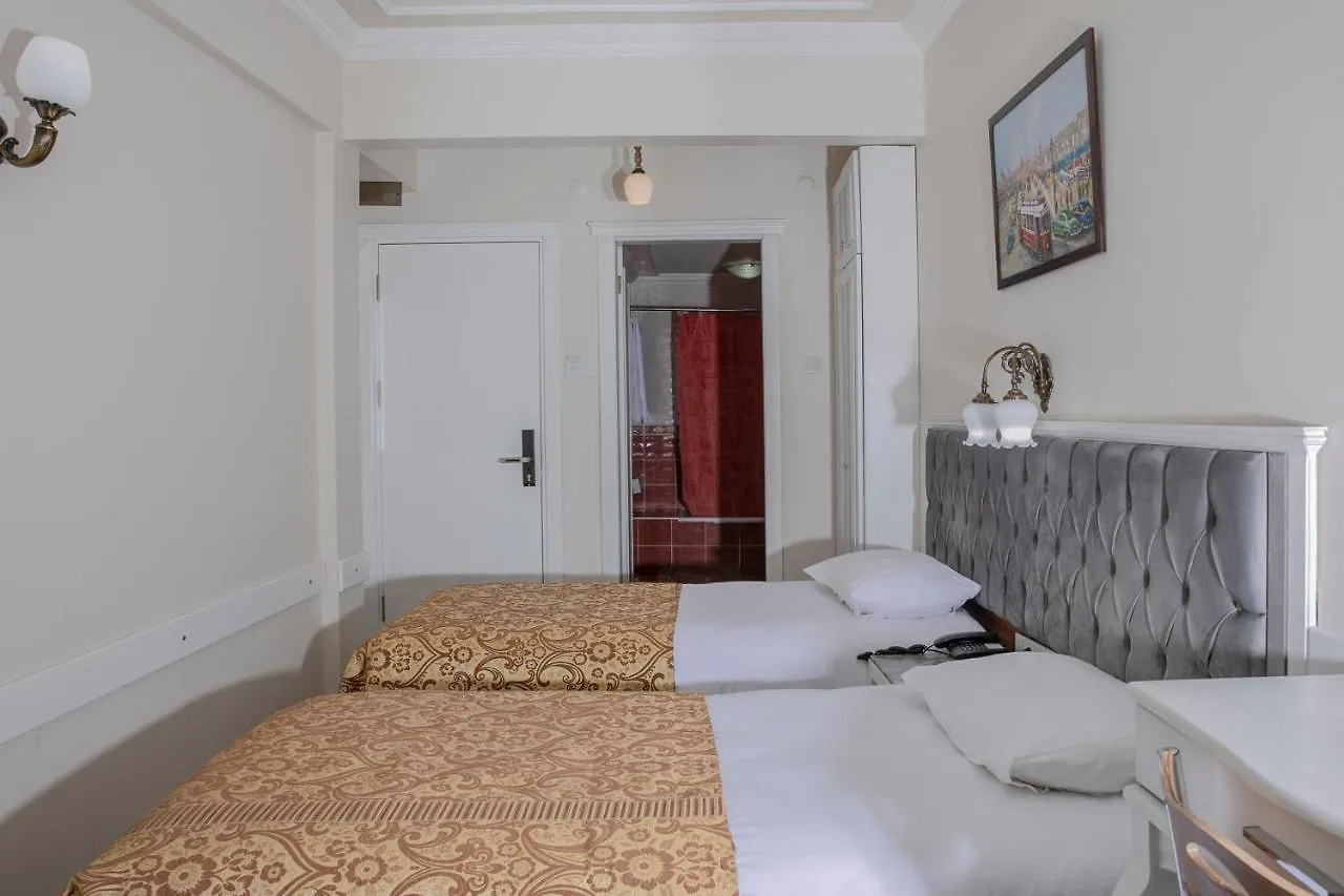 Hali Hotel Istanbul 3*,